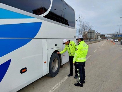 Kış Lastiği Denetiminde 14 Sürücüye 35 Bin Lira Ceza