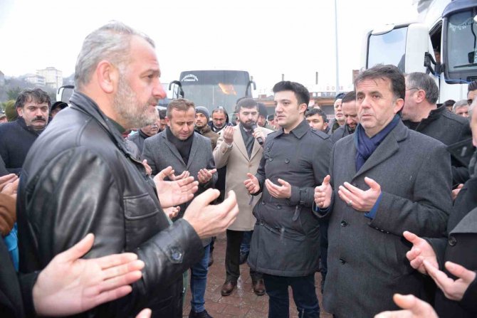 Van Depreminde Enkaz Altından 32 Saat Sonra Kurtulan Kaymakamdan Depremzedelere Destek
