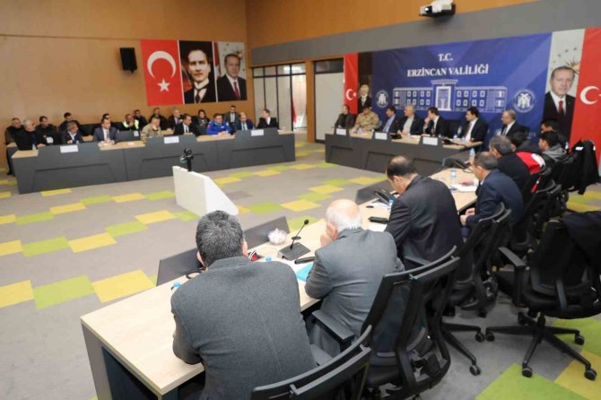 Afet Bölgesi İçin Erzincan’da Yürütülen Yardım Toplama Faaliyetlerine Yönelik Toplantı Düzenlendi