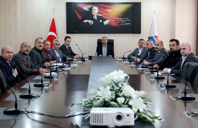 Ai̇çü’de "Yardım Kampanyası Eylem Planı Değerlendirme Toplantısı" Yapıldı