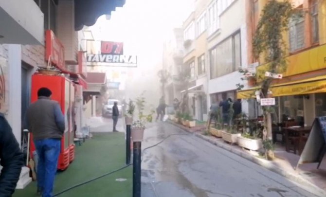 Antalya’da Sokağı Dumana Boğan Yangın