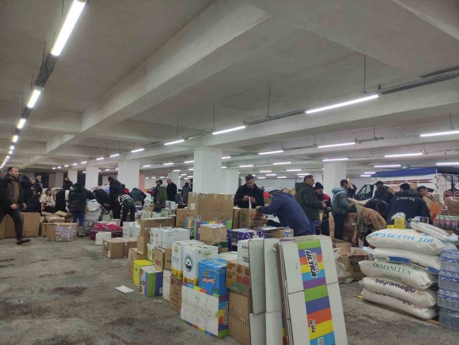 Ardahan’dan Deprem Bölgesine Yardım Seferberliği