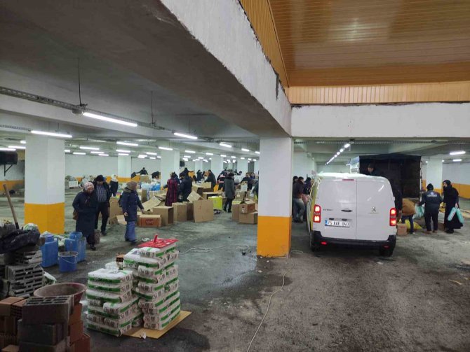 Ardahan’dan Deprem Bölgesine Yardım Seferberliği