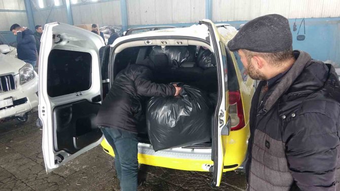Bitlis’ten Depremzedelere Yardım Eli