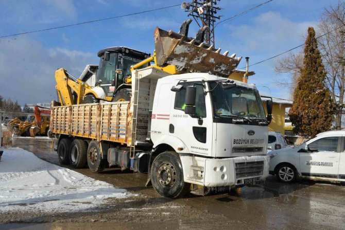 3 Araç Ve 12 Personel Afet Bölgesine Doğru Yola Çıktı