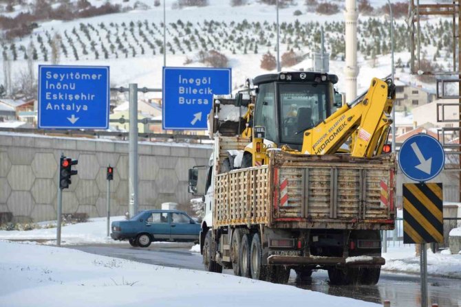 3 Araç Ve 12 Personel Afet Bölgesine Doğru Yola Çıktı