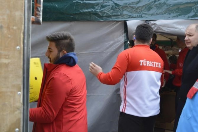 Burdur’dan Deprem Bölgesine Yardım Eli