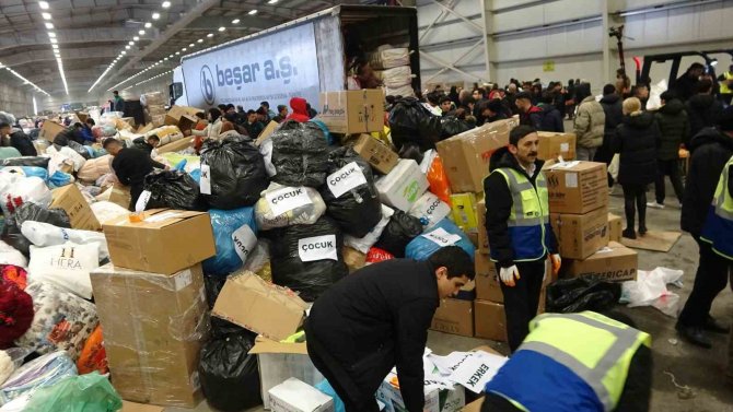 Bursa’da Deprem Bölgesine Yardım Seferberliği