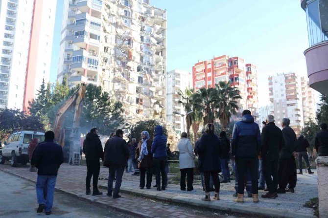 Yarısı Yıkılan Mete Apartmanı Drone İle Görüntülendi