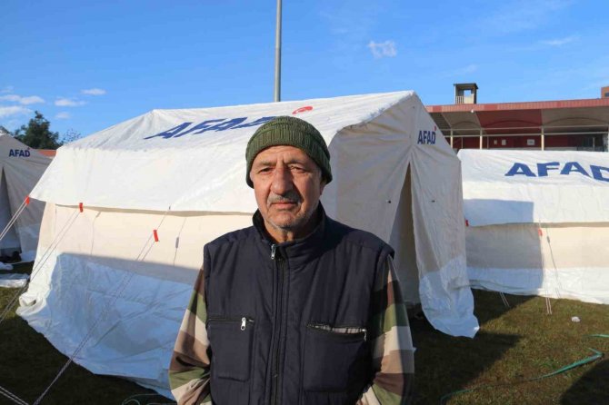 12 Şubat Stadyumu Çadır Kente Dönüştürüldü