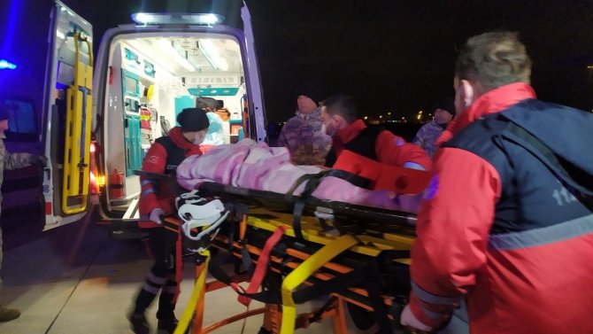 Depremde Yaralanan 51 Kişi Askeri Uçakla İ̇stanbul’a Getirildi