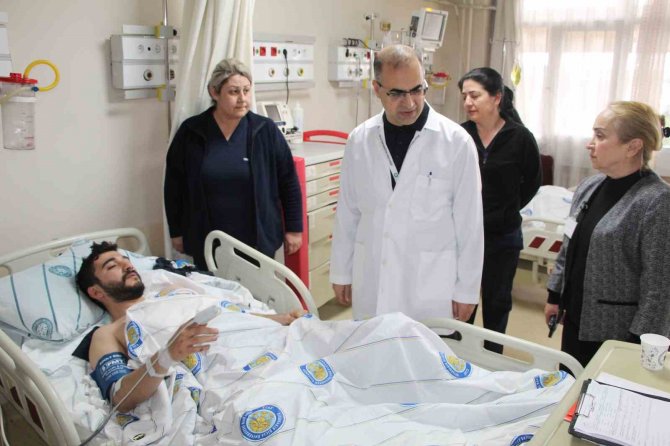 Başhekim Prof. Dr. Akdağ: “Hastaların Kimi Korkudan Kalp Krizi Geçirdi, Kimi Yüksekten Atladı”