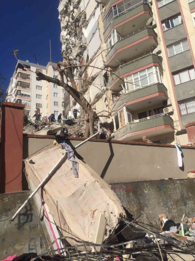 Depremden Bir Hafta Önce “Bina Çürük” Diyerek Uyardığı Kızı İçin Gözyaşlarına Boğuldu