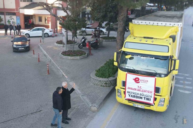 Efeler Belediyesi’nin Yardım Tırı Depremzedeler İçin Yola Çıktı