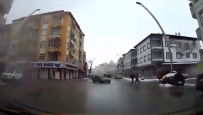 Depremin Şok Eden Görüntüsü...o Anlar Kamerada