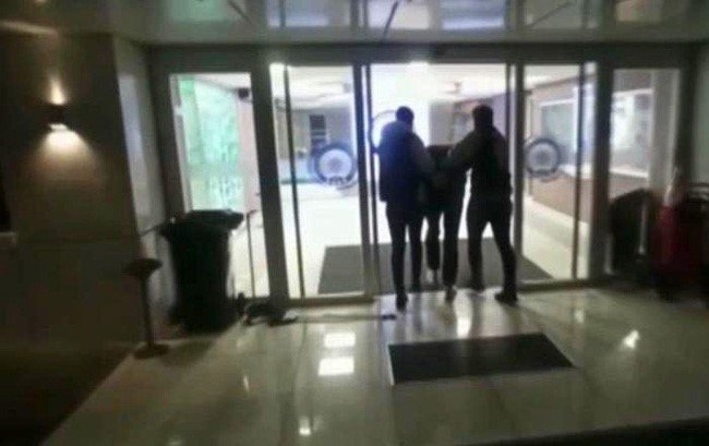Enkaz Altında Kalanlarla Alay Eden 2 Şüpheli Yakalandı