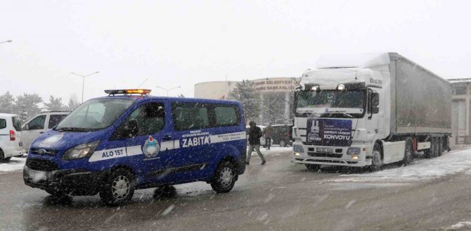 Büyükşehir’den Deprem Bölgesine Yardım Konvoyu