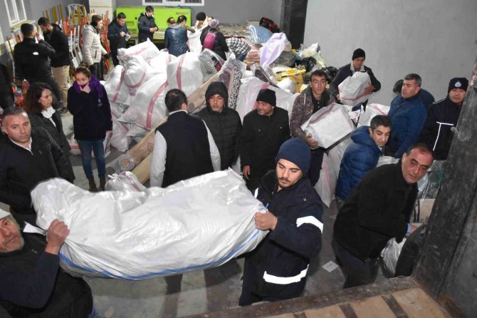 Germencik’ten İlk Yardım Tırı Yola Çıktı
