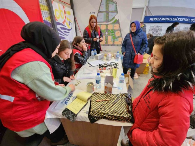 Minik Hayrunnisa’dan Duygulandıran Yardım