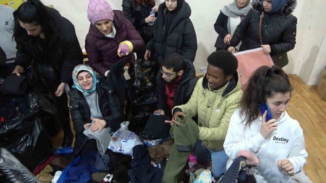 Afrikalı Öğrenciler Depremzedelere Yardım İçin Seferber Oldu