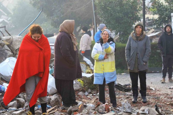 Hatay’daki Depremin Acı Tablosu Sabahın İlk Işıklarıyla Ortaya Çıktı