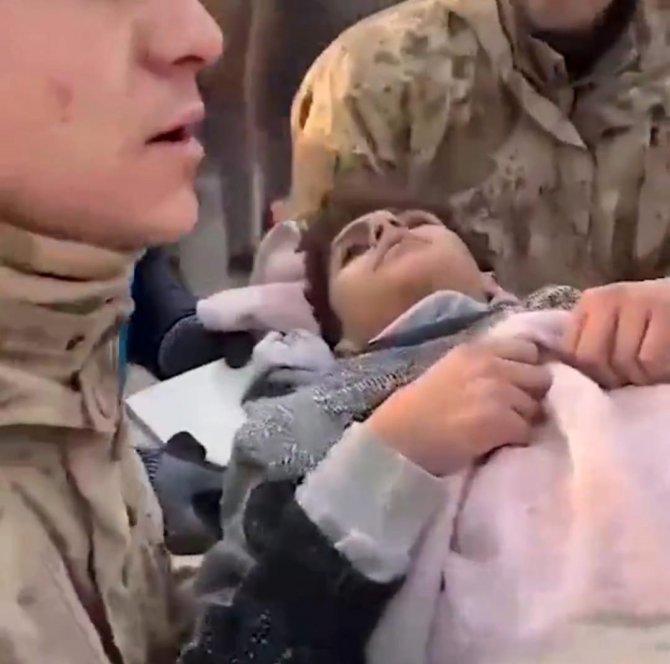 28 Saat Sonra Kurtarılan Arda’dan Askere: "Ben Seni Bir Yerden Tanıyorum"