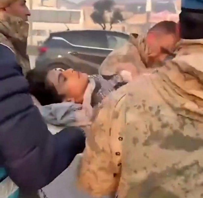 28 Saat Sonra Kurtarılan Arda’dan Askere: "Ben Seni Bir Yerden Tanıyorum"