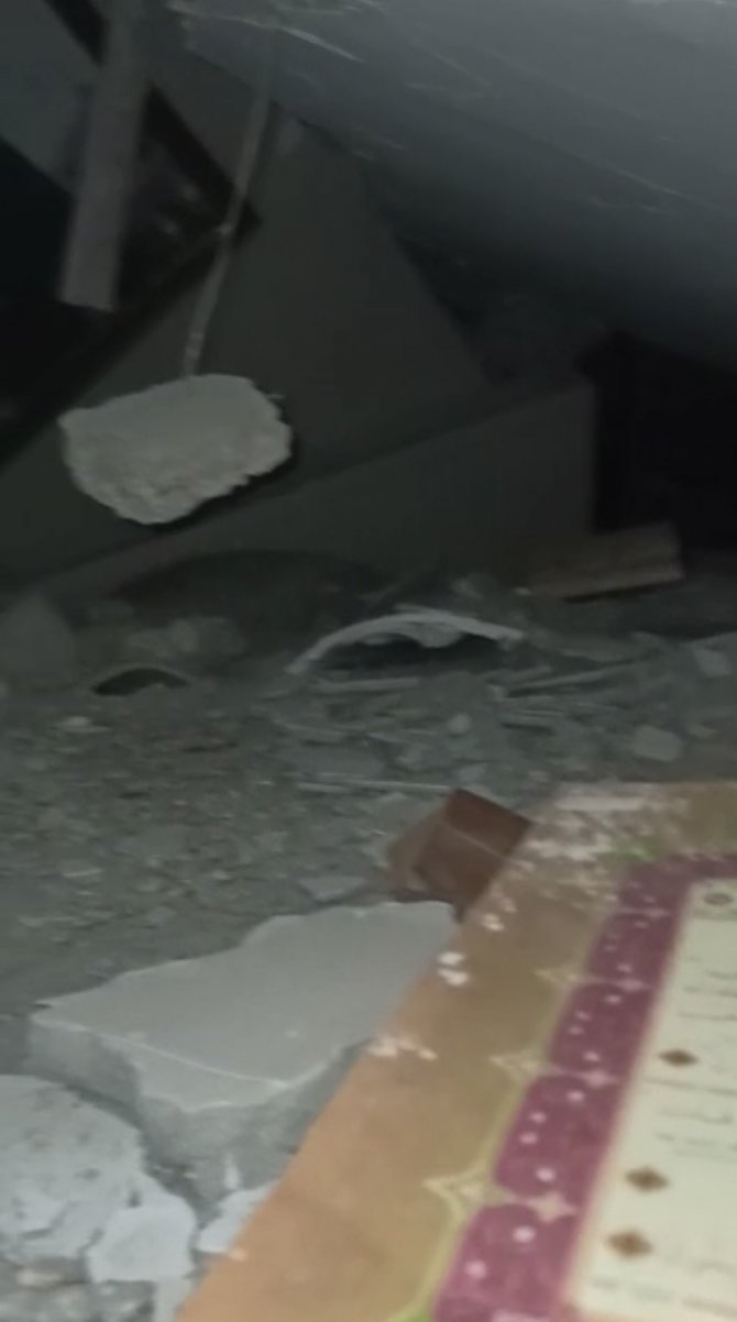 Enkaz Altında Kur’an-ı Kerim Okudu