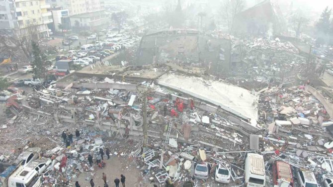Kızı, Üç Gün Önce Aldığı Evin Enkazında Kaldı: “Kızıma Ev Değil Mezar Almışım”