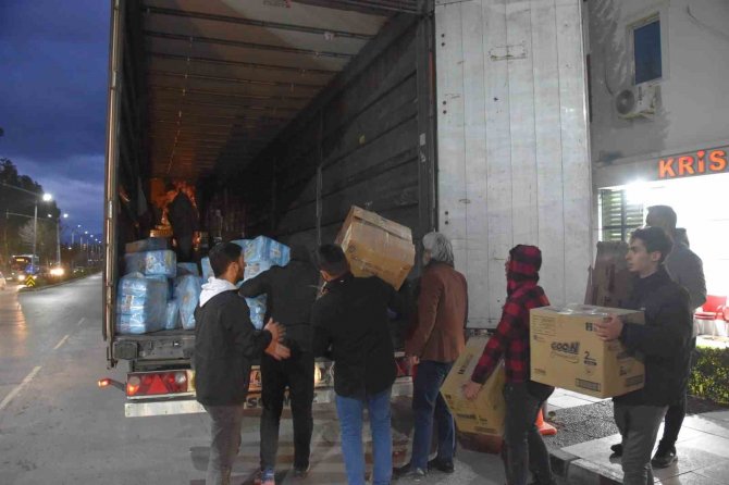 Manisa Ak Parti Depremzedeler İçin Seferber Oldu