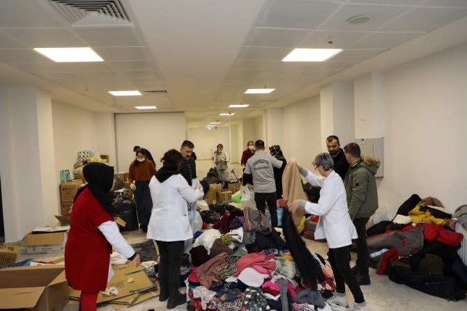 İ̇lkadım Depremzedeler İçin Tek Yürek
