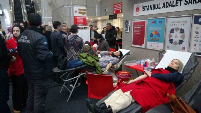 İ̇stanbul Adalet Sarayı’nda Depremzedeler İçin Kan Bağışı Seferberliği