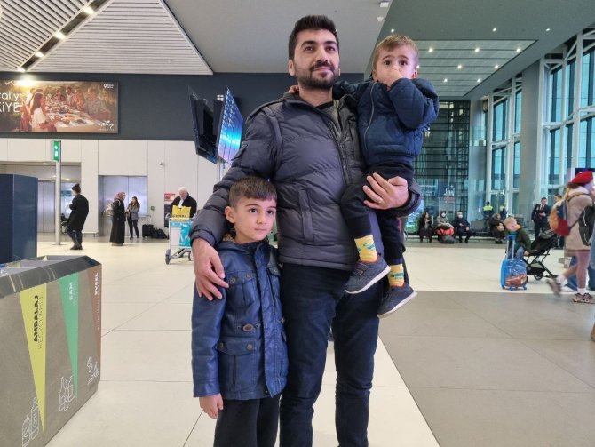 İ̇stanbul’a Dönüş Yapan Depremzedeler Yaşadıklarını Anlattı