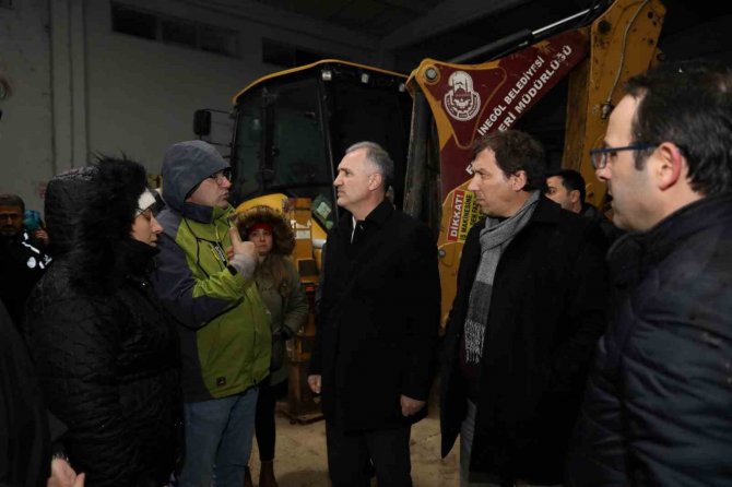 İ̇negöl Belediyesi Yemek Tırı Deprem Bölgesine Hareket Etti