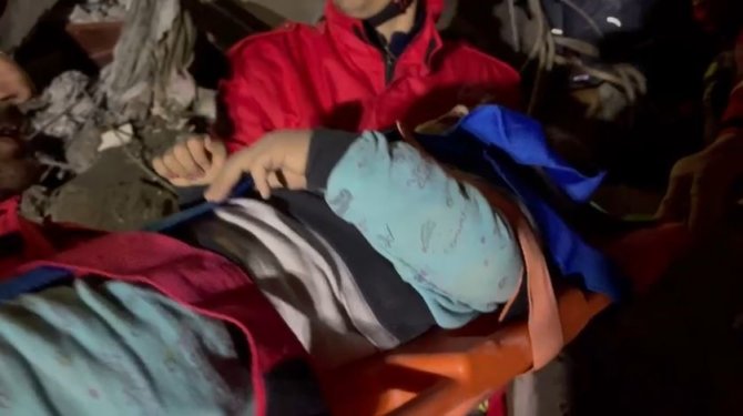 Tekirdağ Ekibi, Hatay’da Enkazdan 4 Yaşındaki Kız Çocuğunu Kurtardı