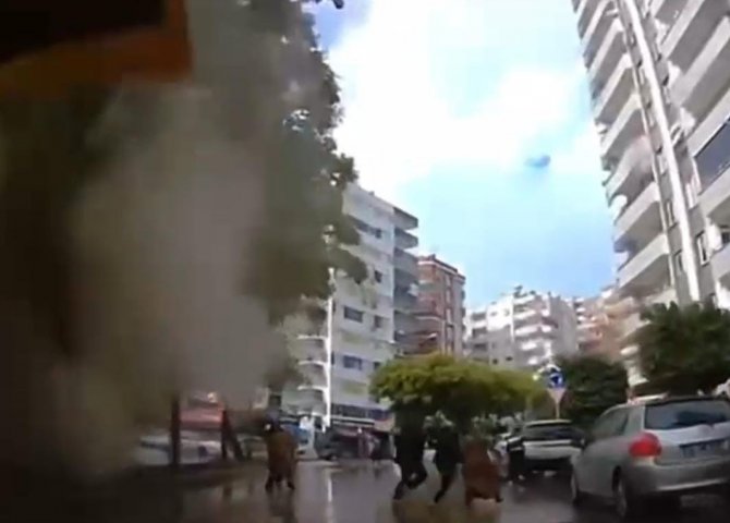 Adana’da 8 Katlı Binanın Yıkılma Anı Araç Kamerasında