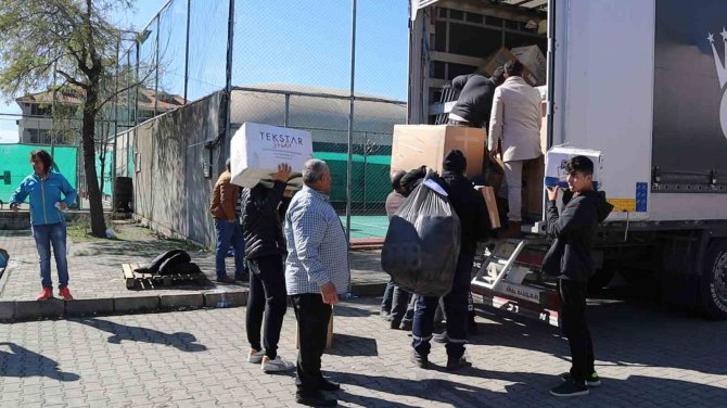 Ortaca’da Yardımlar Yola Çıktı, Oteller Depremzedelere Kapılarını Açtı