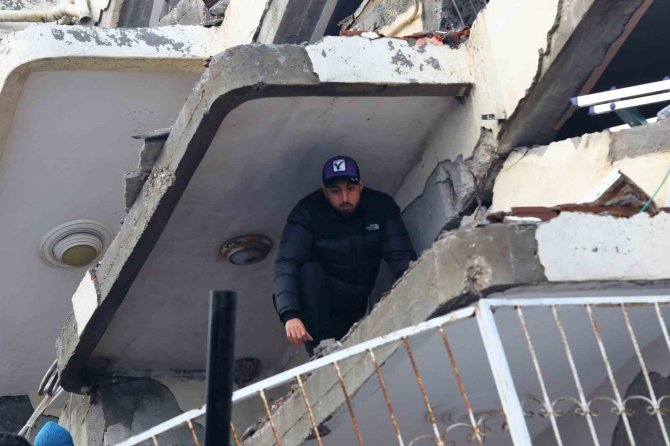 Hatay’daki Depremin Acı Tablosu Sabahın İlk Işıklarıyla Ortaya Çıktı