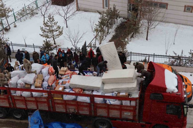 Oltu’da Yardım Seferberliği