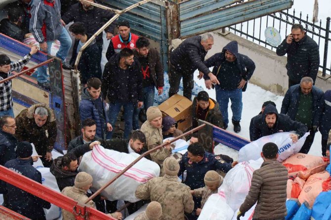 Oltu’da Yardım Seferberliği