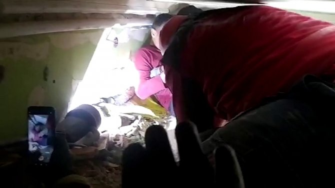 İ̇tfaiye Ekipleri Zamanla Yarıştı...enkazdan 24 Saat Sonra Kurtarıldılar: "Ne İsterseniz Onu Yaparız"
