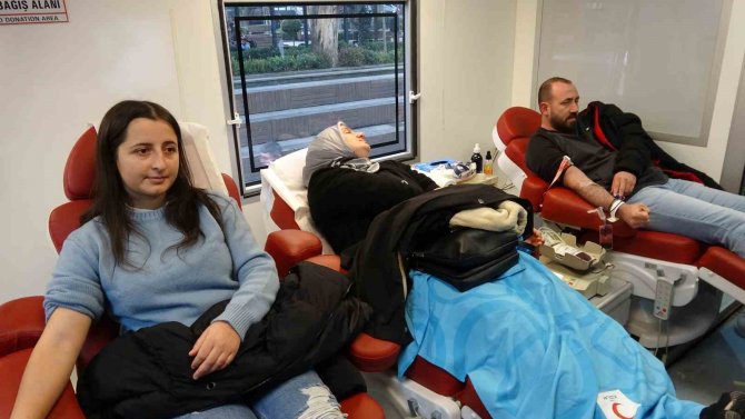 Trabzon’da Vatandaşlar Kan Merkezlerine Koştu, Yüzlerce Vatandaş Yardım Kampanyasında Seferber Oldu