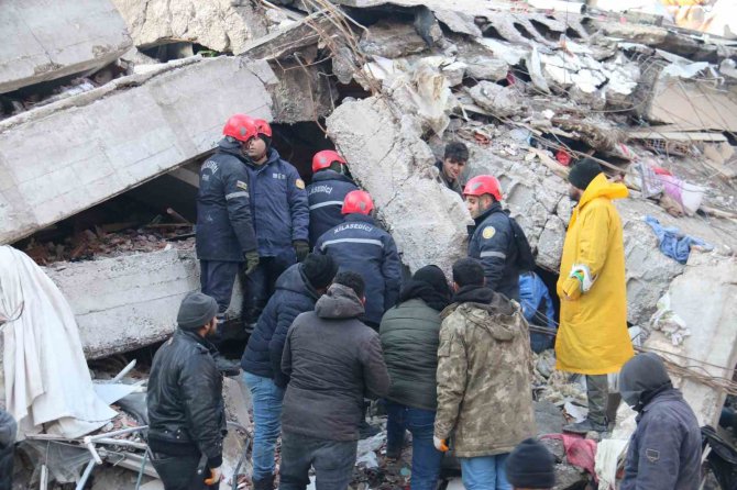 Küçük Mina 37 Saat Sonra Kurtarıldı