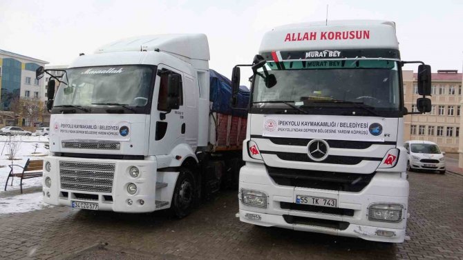 Van’dan Deprem Bölgesine Yardım Tırları Hareket Etti