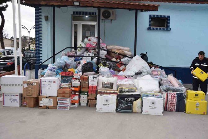 Alaşehirliler Depremzedeler İçin Kenetlendi