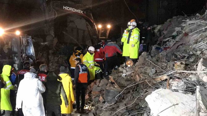 Elazığ’da Arama Çalışmaları Tamamlandı, Son Kişinin De Cansız Bedenine Ulaşıldı