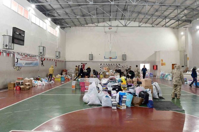 Çatak’ta Depremzedeler İçin Yardım Seferberliği