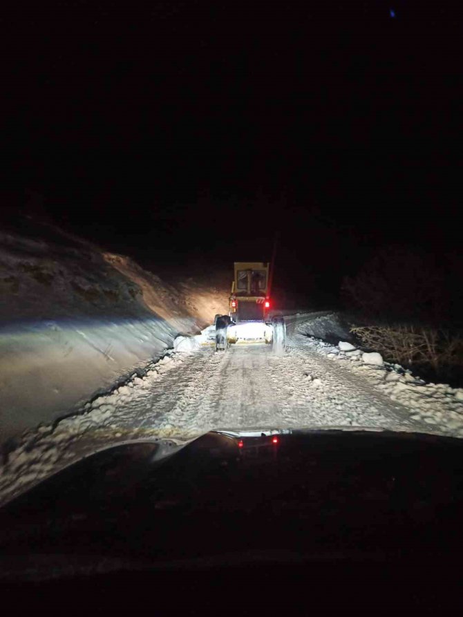 Büyükşehir, 14 İlçede 227 Mahalle Yolunu Ulaşıma Açtı