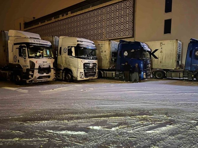 Konya’da Yolda Mahsur Kalanlar Okul Pansiyonlarında Konaklatıldı