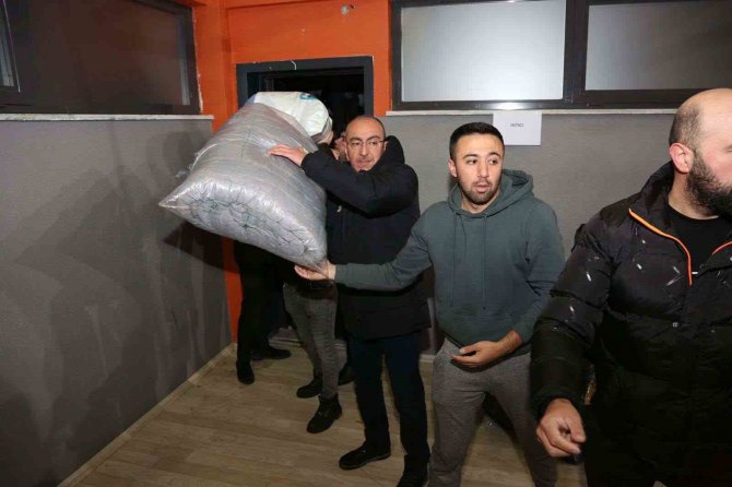 Konya Depremzedeler İçin Tek Yürek Oldu